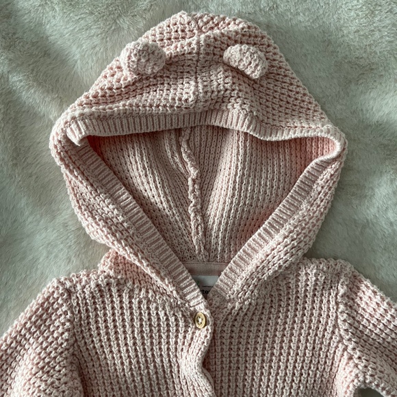 Carter’s sweater and Nicole Miller leggings - Picture 2 of 9